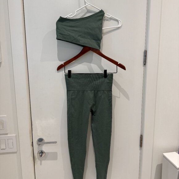 SET ACTIVE One Shoulder Bra + Sculptflex Leggings Set – Size S (Vegas) - Picture 4 of 6